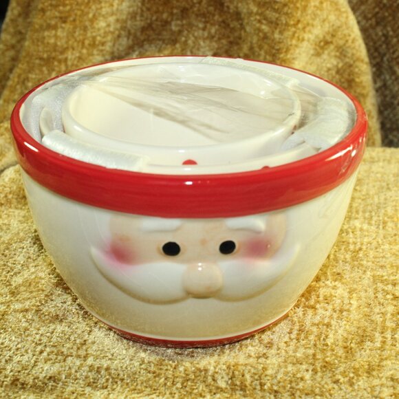 NEW Set of 3 Houseware International Ceramic Nesting Bowls Santa Clause on Front - Picture 1 of 8